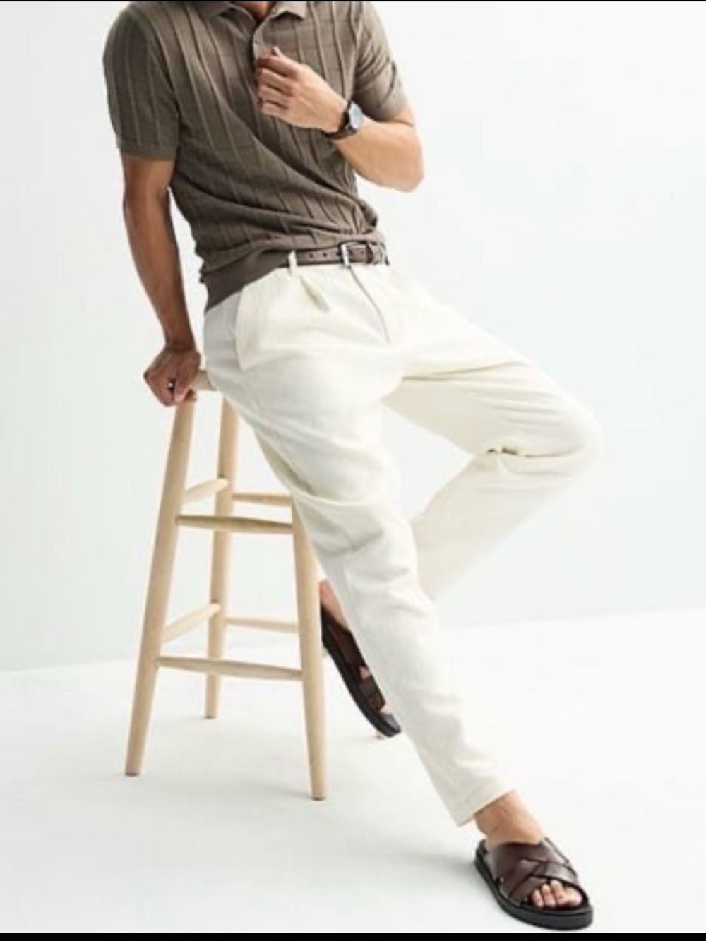 Textured pleated pants size Large NWT